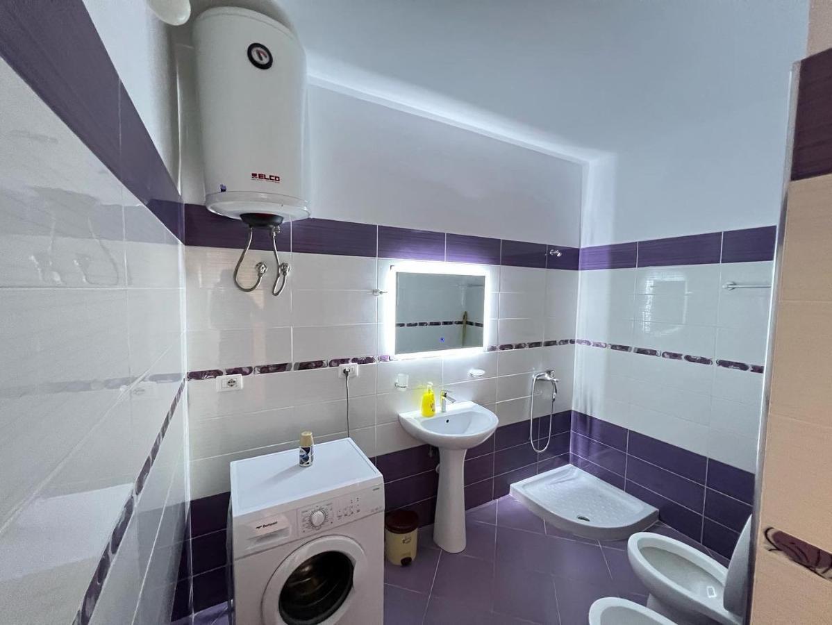 Xhino'S Apartments