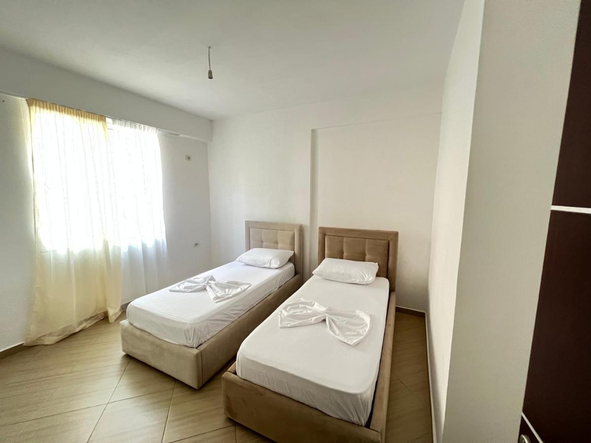 Appartement Xhino'S Apartments *